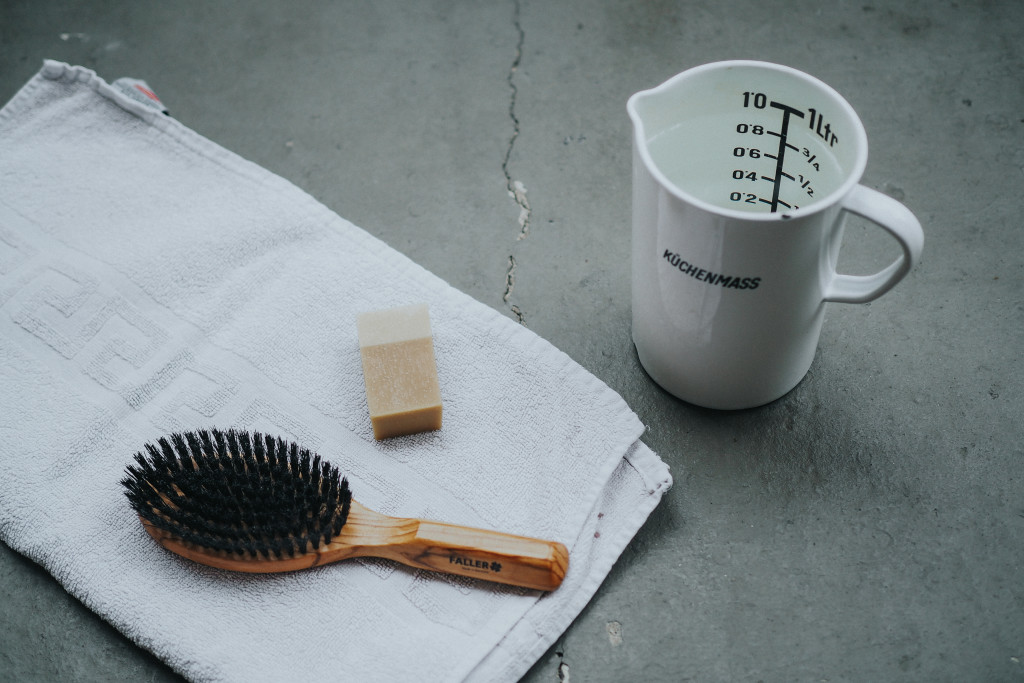 Natürliche Haarwäsche Haare waschen mit Seife